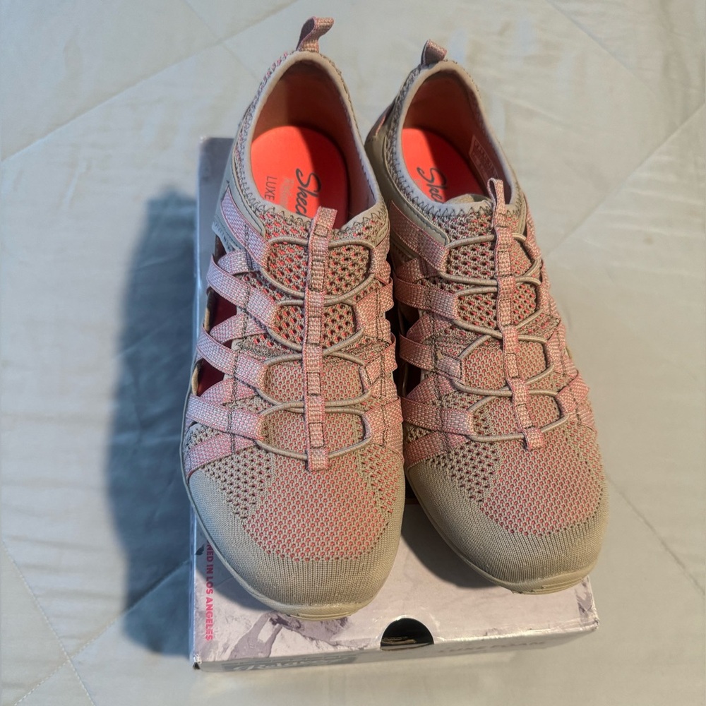 Skechers Lux Foam Taupe/Pink Women’s Shoes Size 9